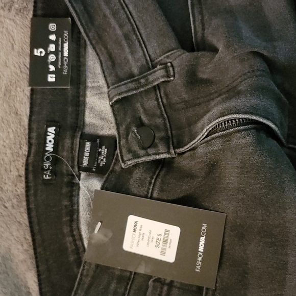 NWT Fashion Nova Women’s Wifey Booty Lifter Skinny Jeans Grey Size 5 - Picture 5 of 5